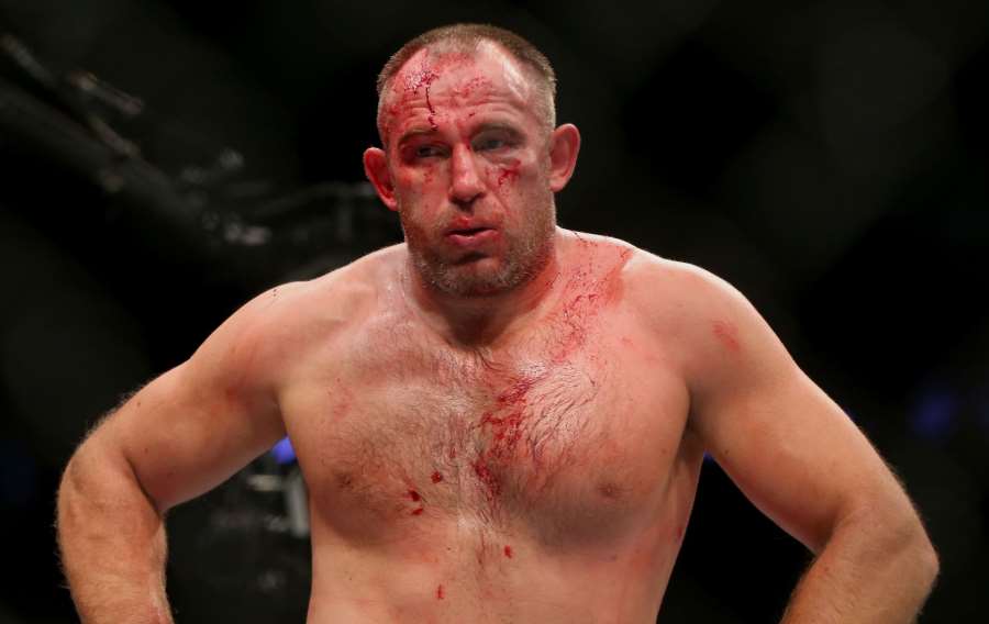 44letý veterán UFC si připsal šedesátou výhru v MMA! V zákulisí ukázal soupeři, jak ho ukončil
