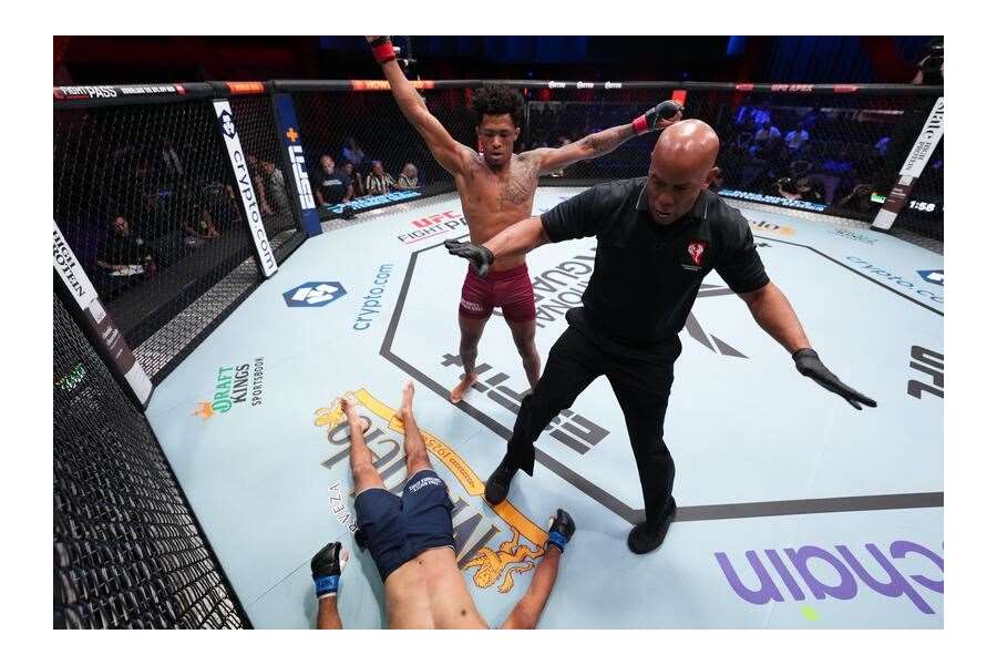 Brazilský střelec okouzlil famózním knokautem šéfa UFC. Ten jen nevěřícně zíral