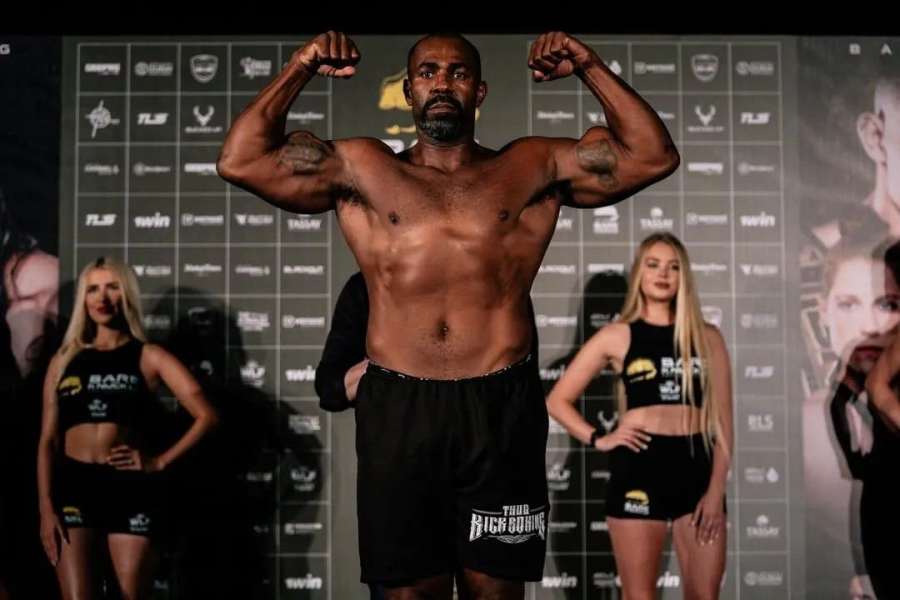 Šel plavat a už se nevrátil. Hasiči našli veterána MMA utonulého na dně řeky