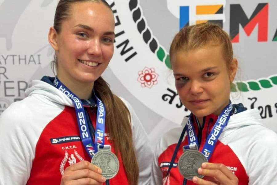 Češky se rvaly o zlato na MS. Domů vezou stříbro i monokly po boji 