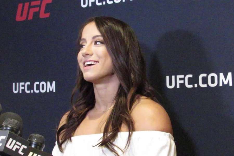 Zlatý hřeb UFC v ohrožení? Ze zápasů odstupuje často, rýpla si rivalka do krásky