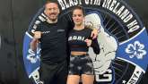 Veronika Zajícová a trenér John Kavanagh.