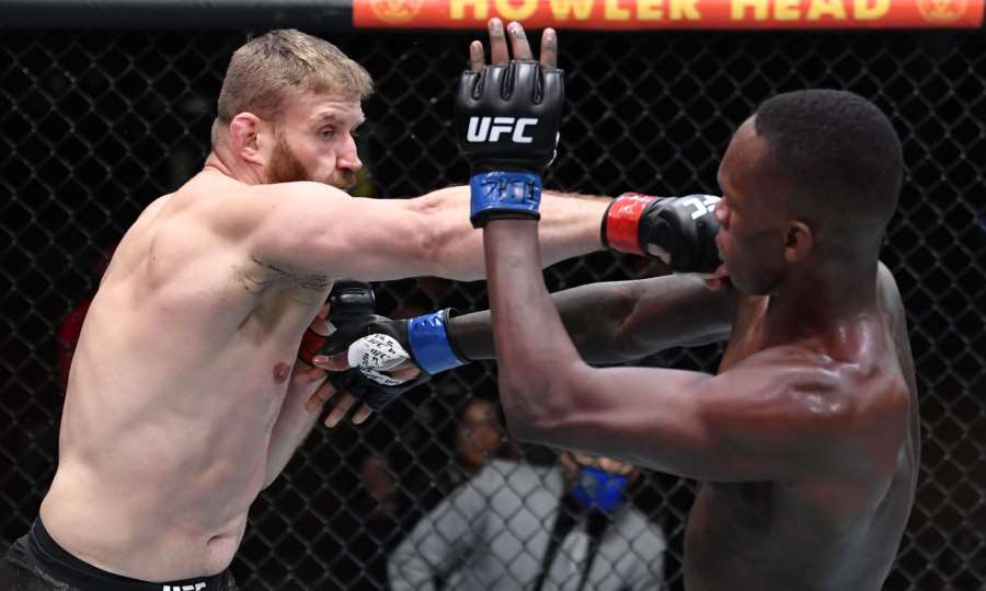 UFC 259! Blachowicz psal historii, Adesanya padl. Rusovo nelegální koleno a zdrcující Lvice Nunes