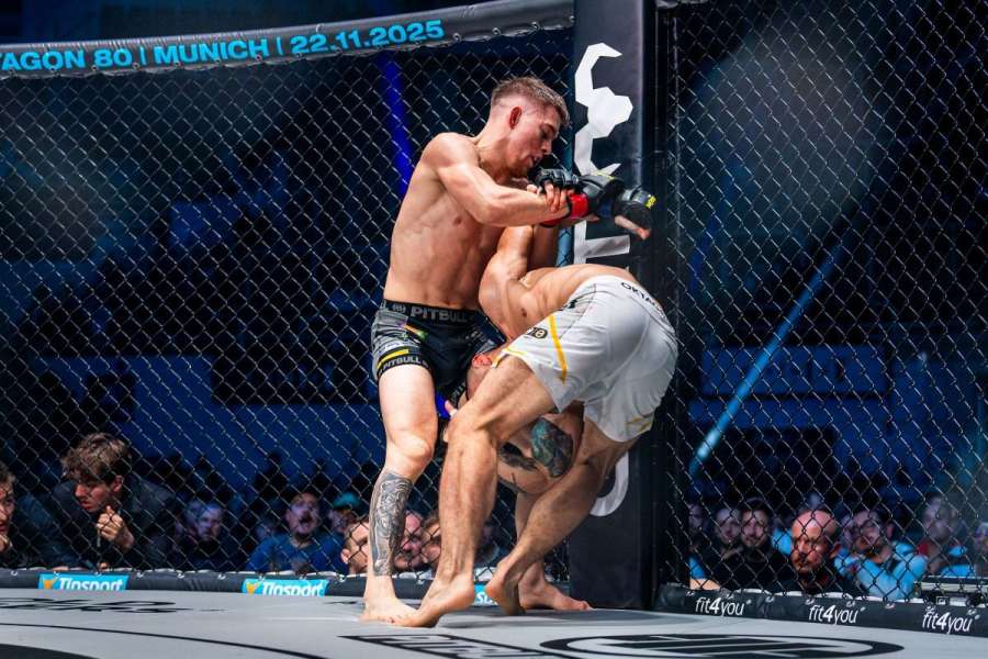 Český debutant Oktagonu zašrouboval zkušeného soupeře do podlahy