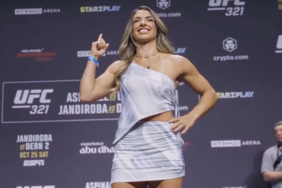 Jako modelka. Zápasnice UFC oslnila. Lodičky a minisukně  