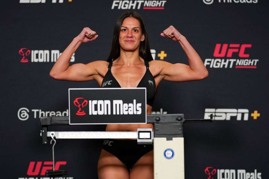 Sází na své pozadí i tvrdé rány. Bojovnice slaví další výhru v UFC 