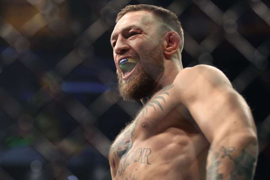 McGregor ukázal formu, zveřejnil zajímavé video. Bije do obrovské žíněnky