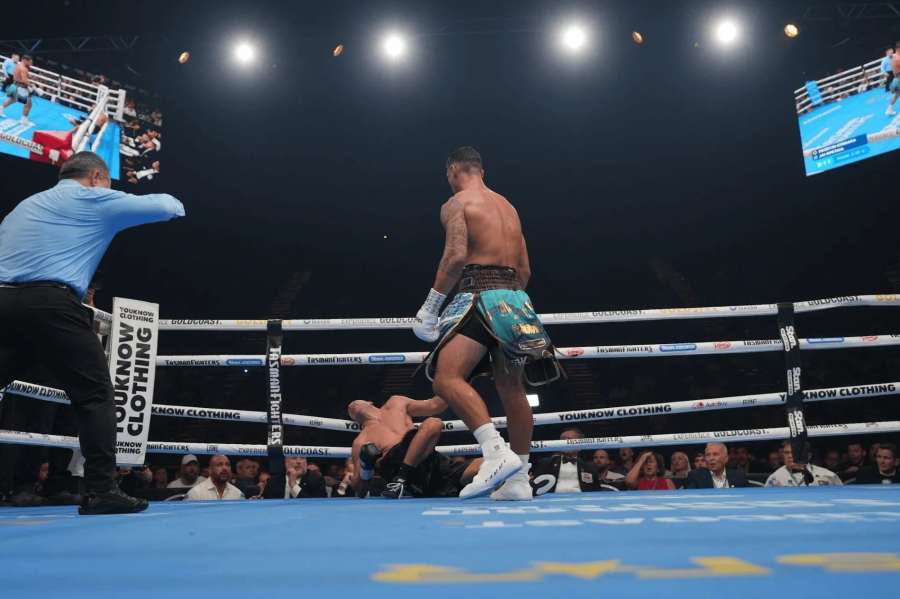 Tragédie byla blízko. Šampion udeřil, soupeř má zlomenou páteř a poraněný mozek