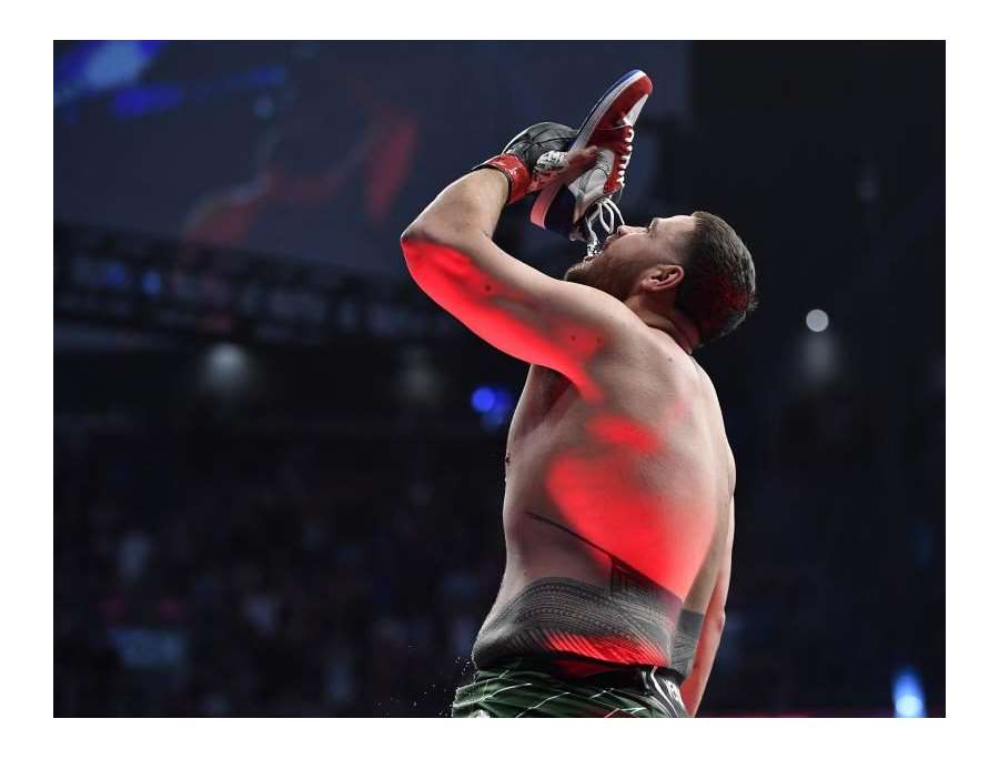 Vzpomínka na Rusa v UFC. Stačil jeden úder a milovník piva věděl, že nastal jeho konec