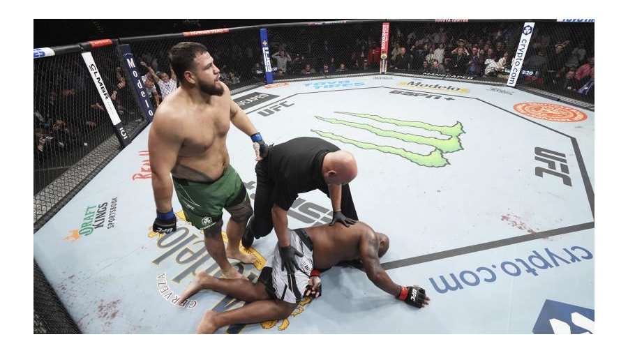 Dvě těžké váhy doufají v návrat na výsluní a oživení šance na titul v UFC
