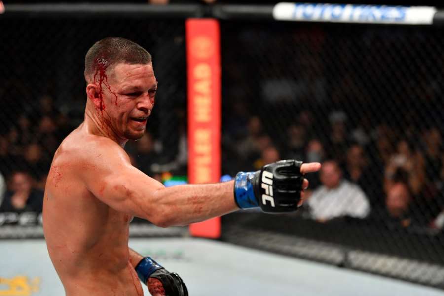 Kouzlo rebela Diaze v kleci UFC. Opět od krve, Angličana chtěl v poslední minutě sundat na KO