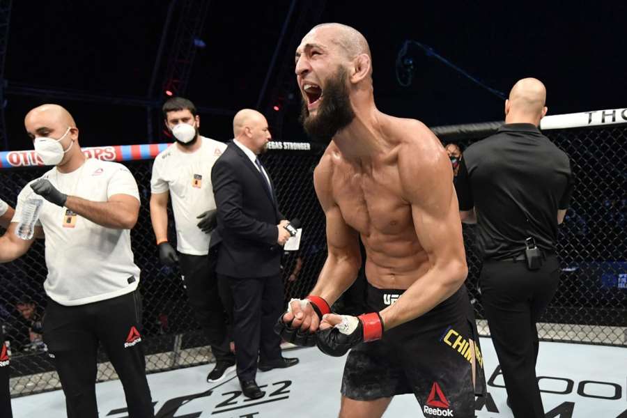 Čečenský vlk nastoupí před domácím publikem. Neporažená hvězda UFC změnila národnost