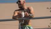 Conor McGregor na jachtě v Abú Zabí.