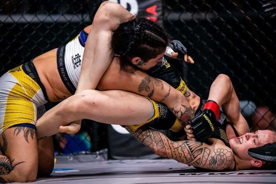 Brazilská zápasnice odhalila tetování po celém těle