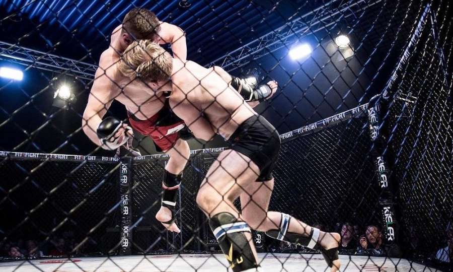 Nejrychlejší KO! Ještě více šokující byla reakce vítěze po bleskurychlé bitvě v MMA