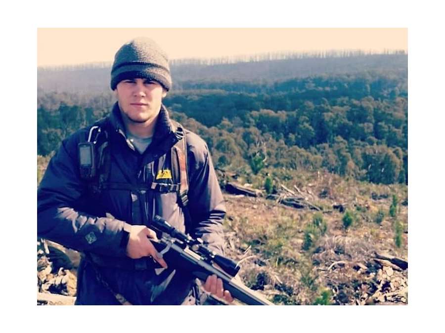 Připravený na válku! Hvězda UFC se kvůli přípravě na zápas dala k armádě