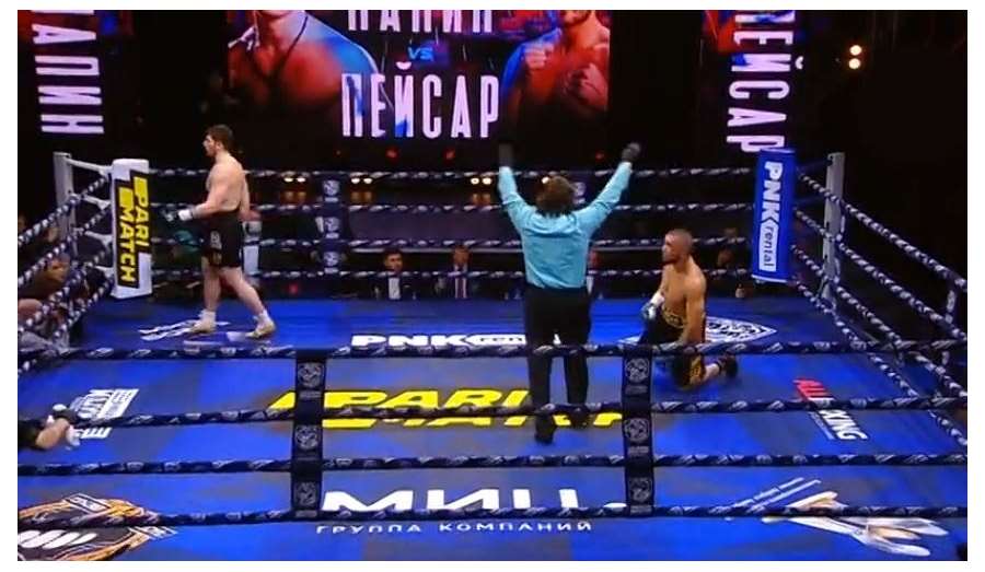 Zabiják v ringu udeřil! Pejsar v Moskvě skončil po 130 sekundách