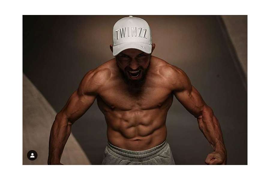 Nejsledovanější Slovák v MMA těchto dní. Ať si zapamatují naši zemi, naše Slovensko, je hrdý!