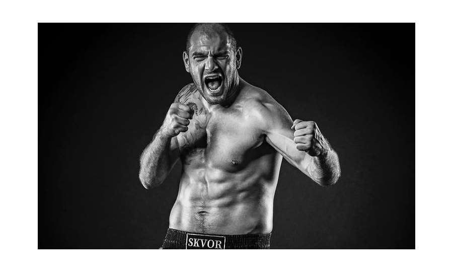Žádné divadlo při premiéře! Chci zápasit. MMA mě baví, je rezolutní Škvor!